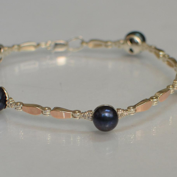 Серебряный браслет с жемчугом