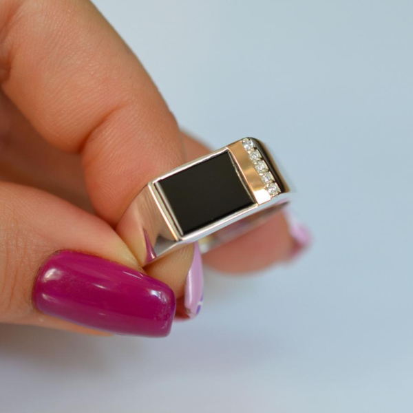 Срібна печатка з золотими вставками