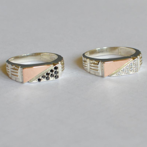 Срібний перстень з пластинами із золота