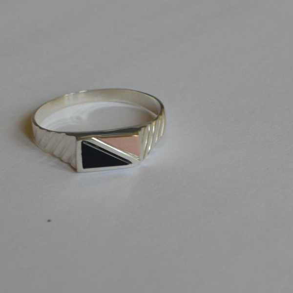 Срібний перстень з золотими напайками
