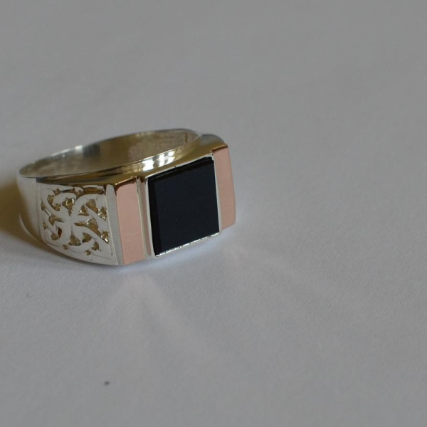 Срібний перстень з золотими напайками