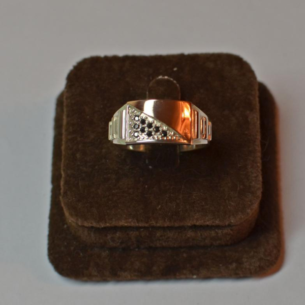 Срібний перстень  зі вставками з золота