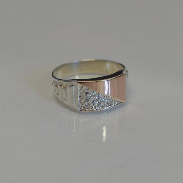 Срібний перстень  зі вставками з золота