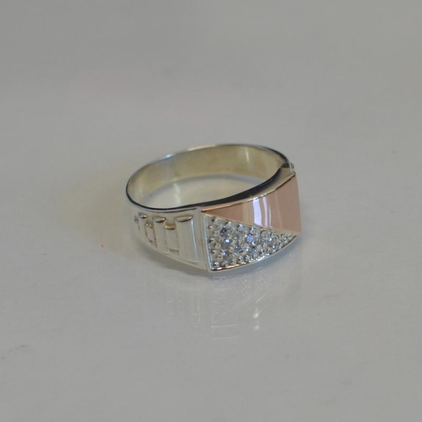 Срібний перстень  зі вставками з золота