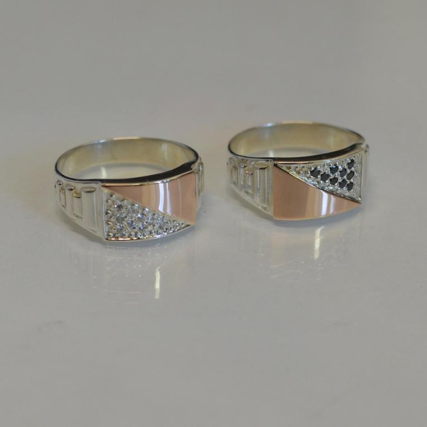 Срібний перстень  зі вставками з золота