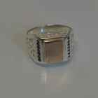 Срібний перстень  зі вставками з золота