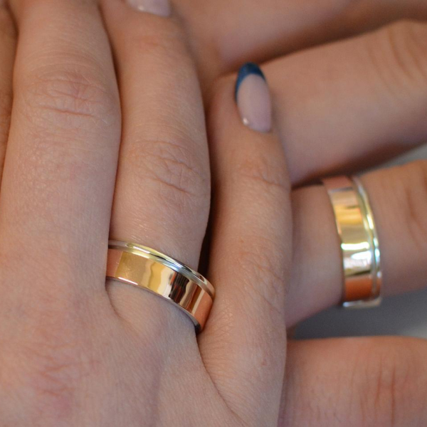Серебряное обручальное кольцо с золотом