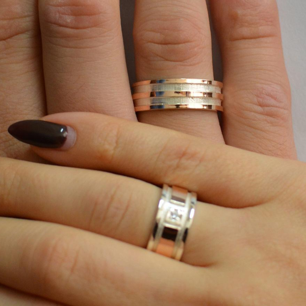 Пара обручок зі срібла