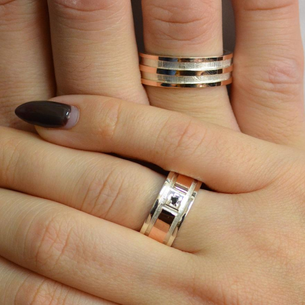 Пара обручок зі срібла