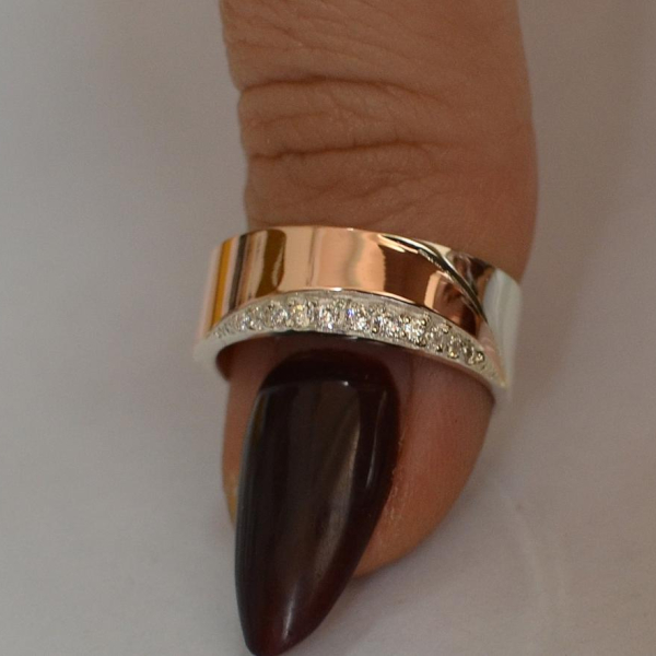 Обручальное кольцо из серебра с золотом