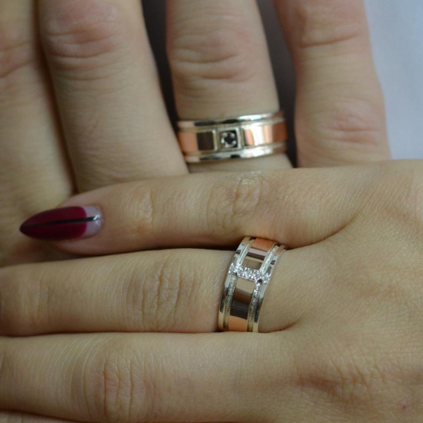 Пара обручок зі срібла