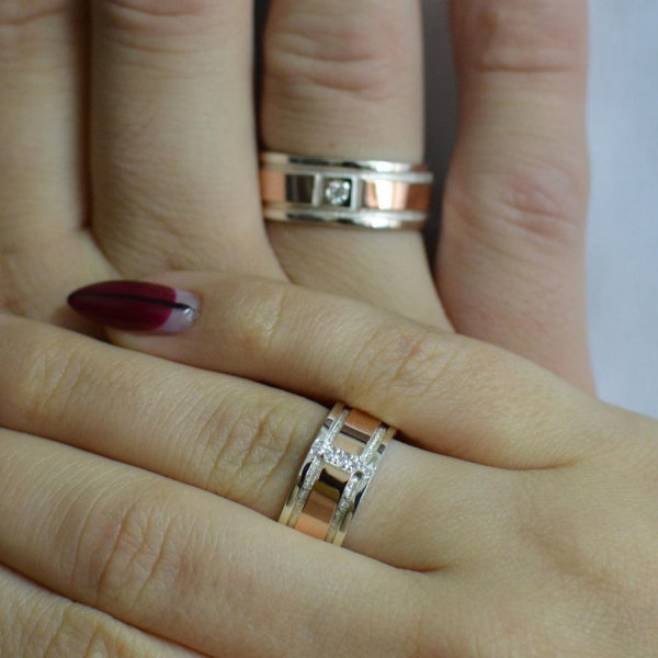 Пара обручок зі срібла