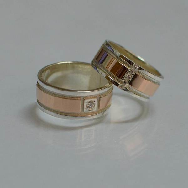 Пара обручок зі срібла