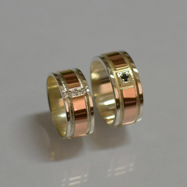 Пара обручок зі срібла