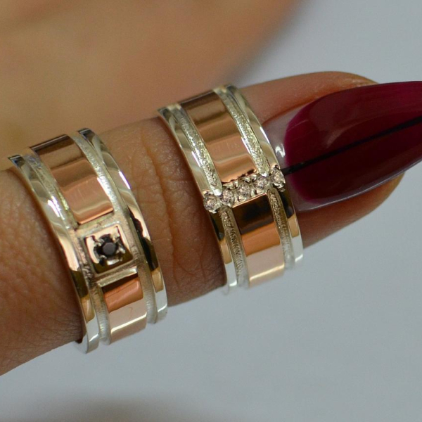 Пара обручок зі срібла