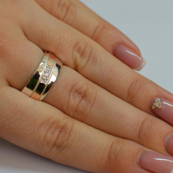 Обручальное кольцо из серебра с золотом