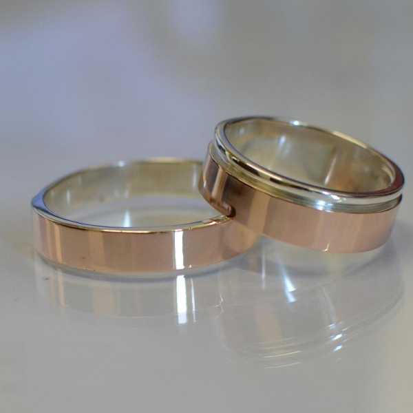 Пара срібних обручок