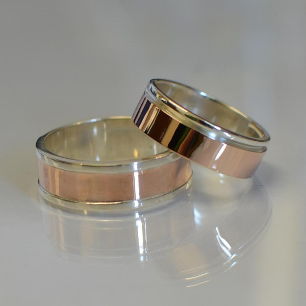 Пара срібних обручок