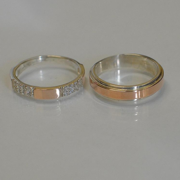 Пара срібних обручок