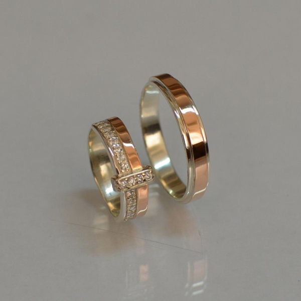 Пара обручок зі срібла