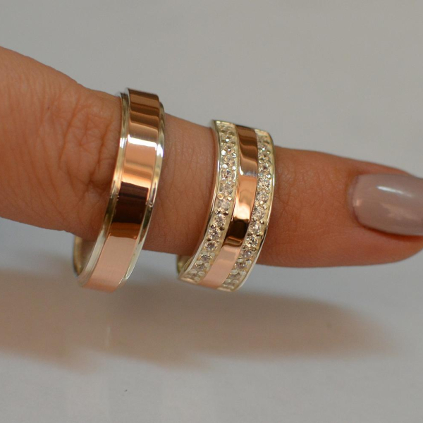 Пара срібних обручок