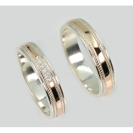 Пара обручальных колец