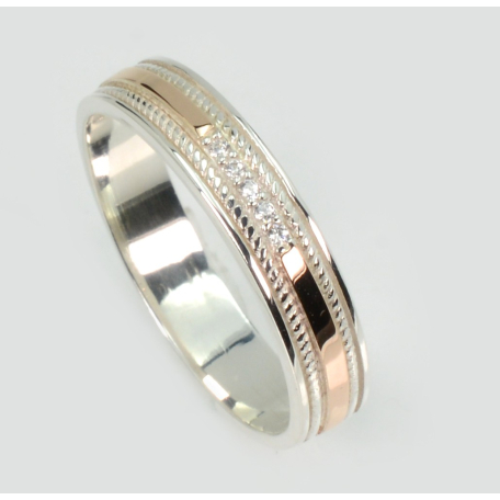 Обручальное кольцо с золотыми пластинами