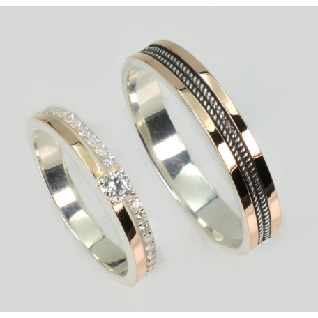 Пара обручальных колец