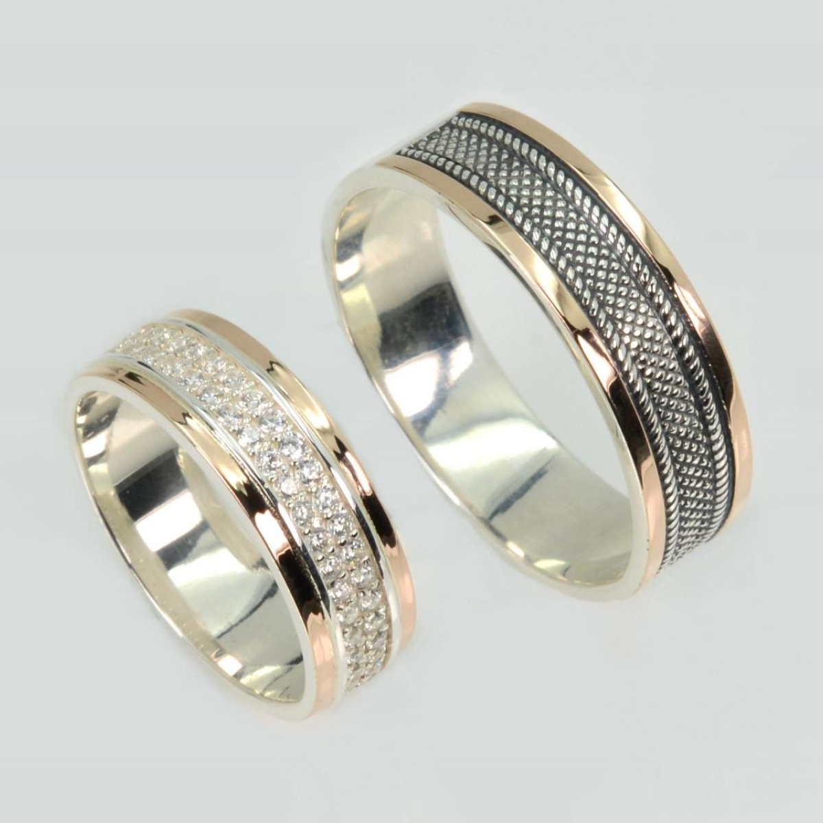 Пара обручок