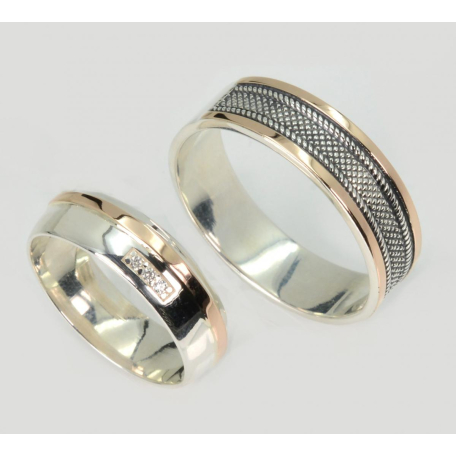 Пара обручальных колец