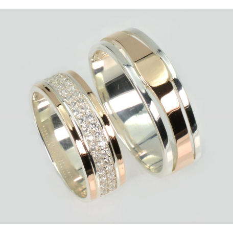 Пара обручальных колец