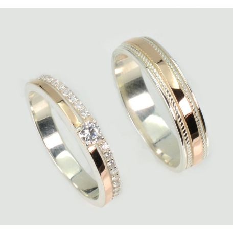 Пара обручальных колец