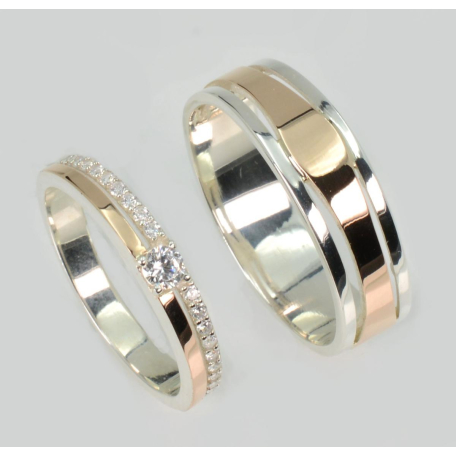 Пара обручальных колец