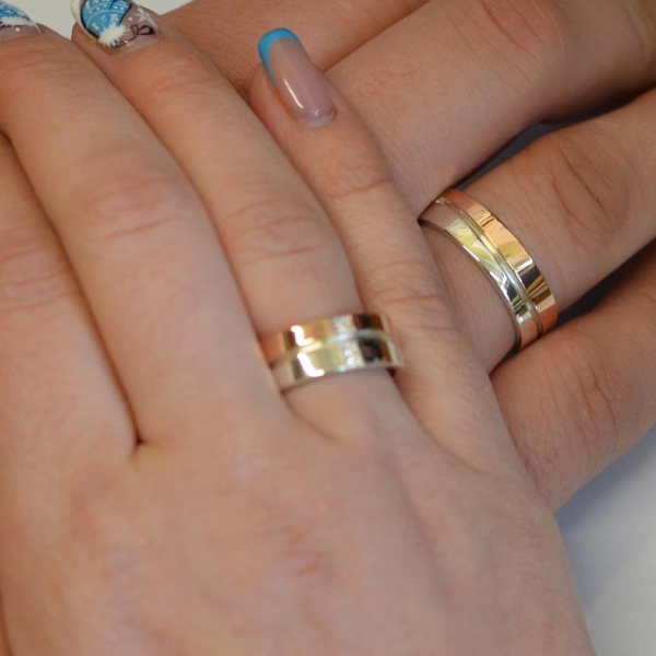 Пара обручок