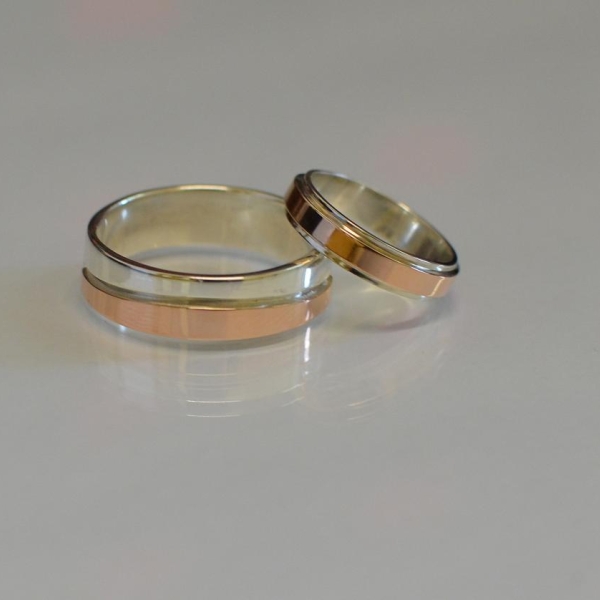 Пара срібних обручок