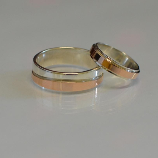 Пара срібних обручок