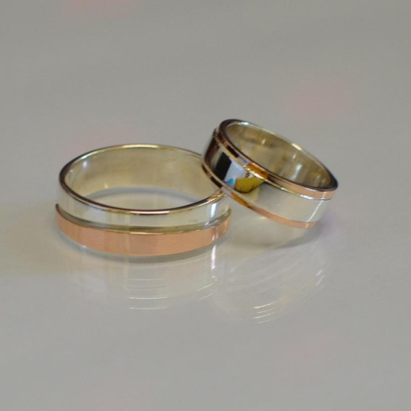 Пара срібних обручок