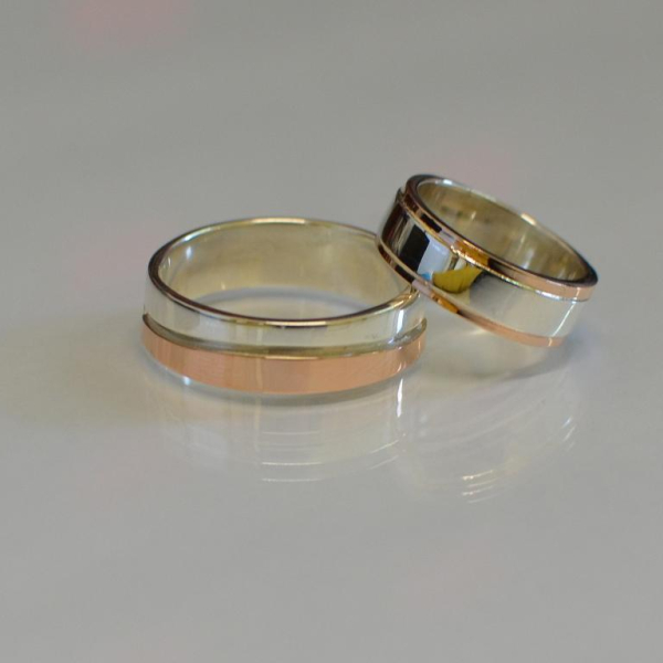 Пара срібних обручок