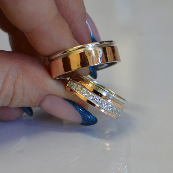 Пара обручок