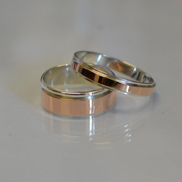 Пара срібних обручок