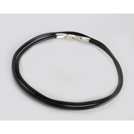 Шнурок из каучука с 3мм с серебряным замком