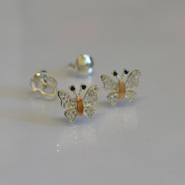 Сережки-гвоздики бабочки