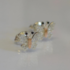 Сережки-гвоздики бабочки