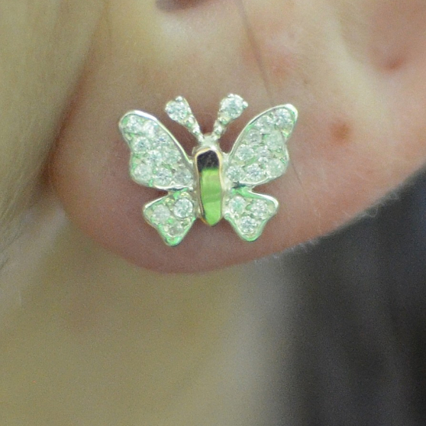 Сережки-гвоздики бабочки