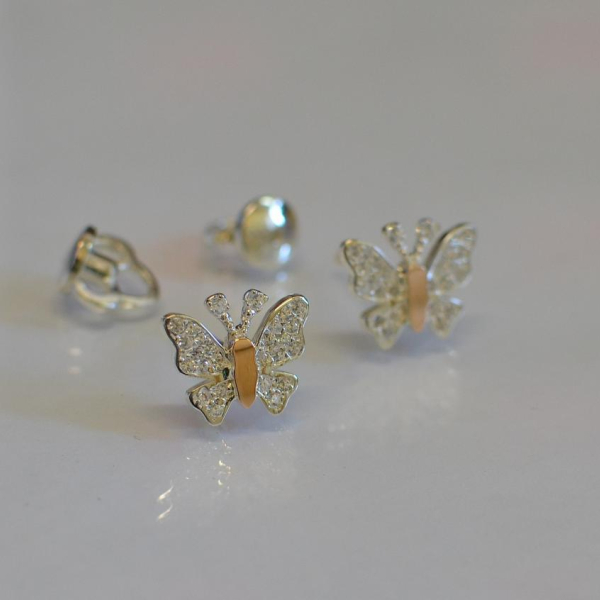 Сережки-гвоздики бабочки