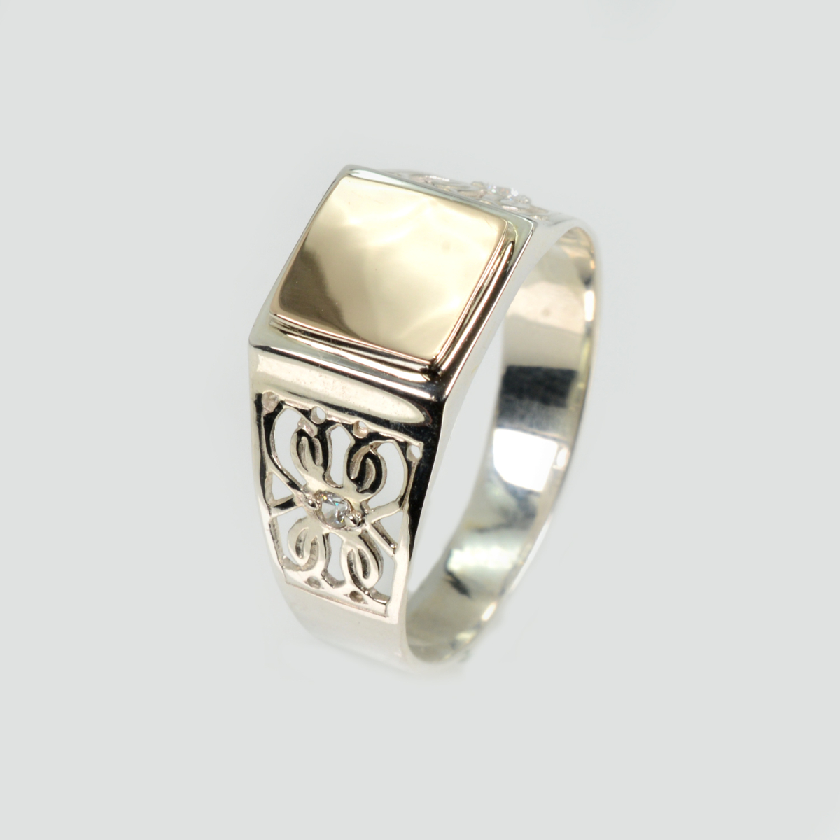 Срібний перстень  з золотими накладками