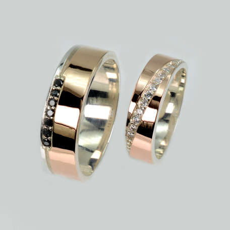 Пара обручальных колец из серебра и золота