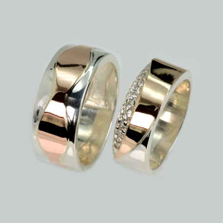 Пара обручальных колец из серебра и золота