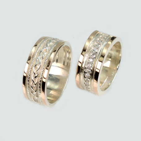 Пара обручальных колец из серебра и золота