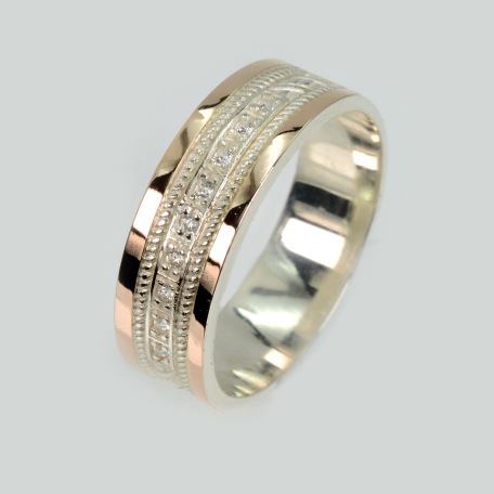 Обручальное кольцо с золотыми пластинами